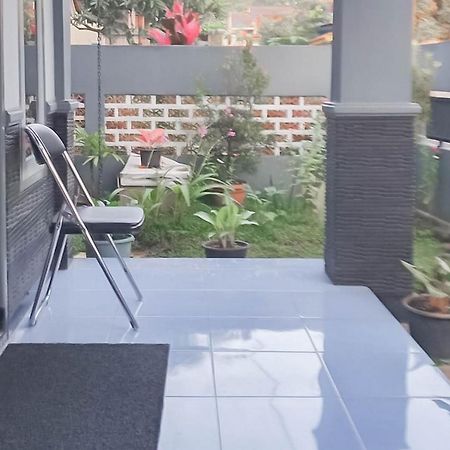Triyoga Homestay Syariah Redpartner Sangkanurip ภายนอก รูปภาพ