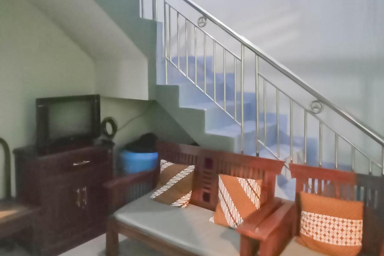 Triyoga Homestay Syariah Redpartner Sangkanurip ภายนอก รูปภาพ